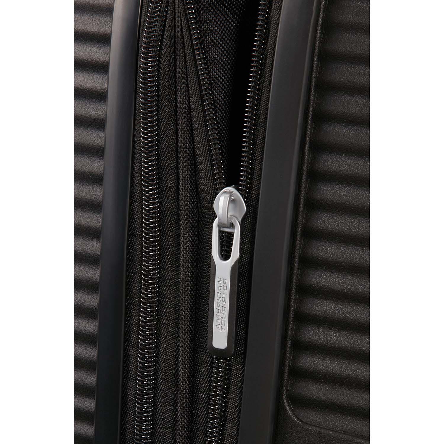 American Tourister Soundbox - 67 cm Orta Boy Sert Valiz 2010041751001