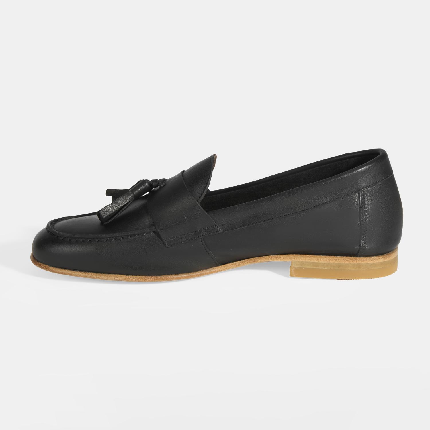 Kadın Siyah Püskül Detaylı Deri Loafer 2010054481002